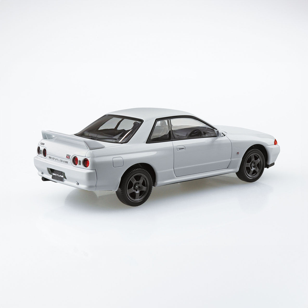Nissan R32 GT-R Custom Wheel Model Kit - Crystal White
