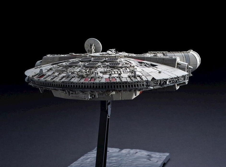 Star Wars: Millennium Falcon Model Kit (Rise of Skywalker) 1/144 Scale