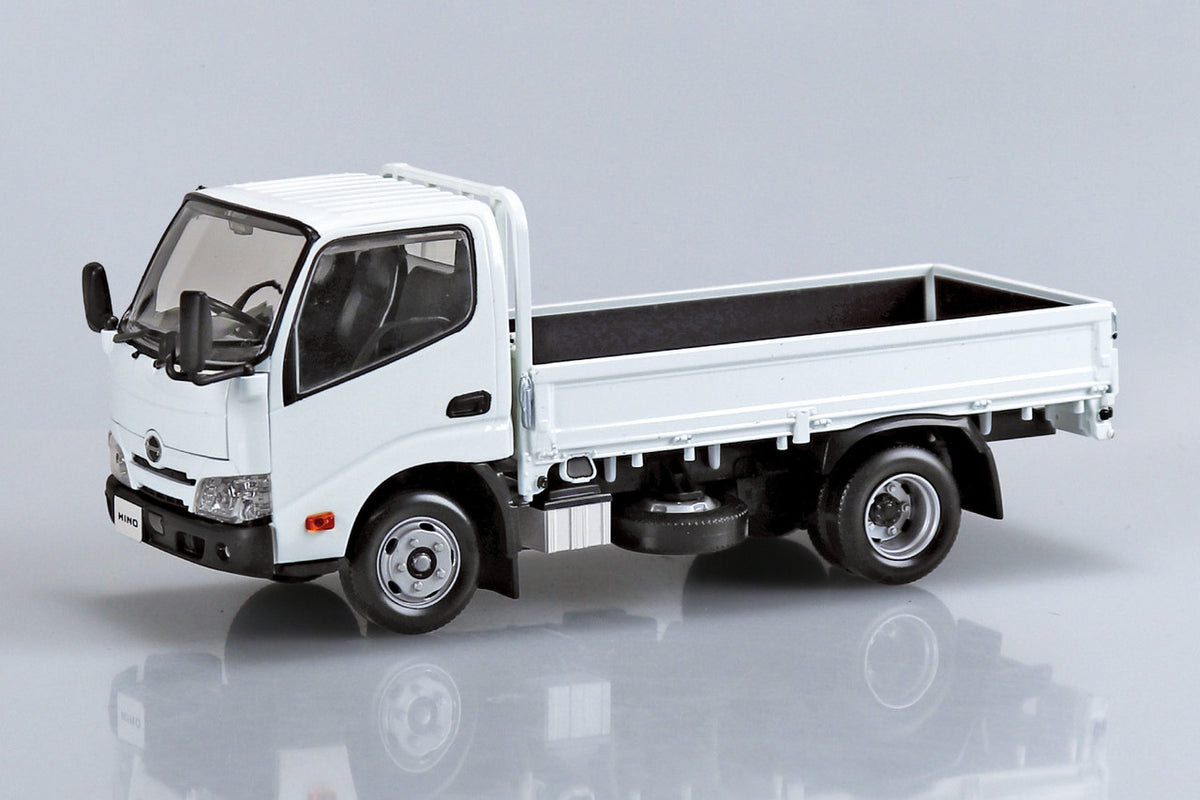 Hino Dutro Model Kit - White