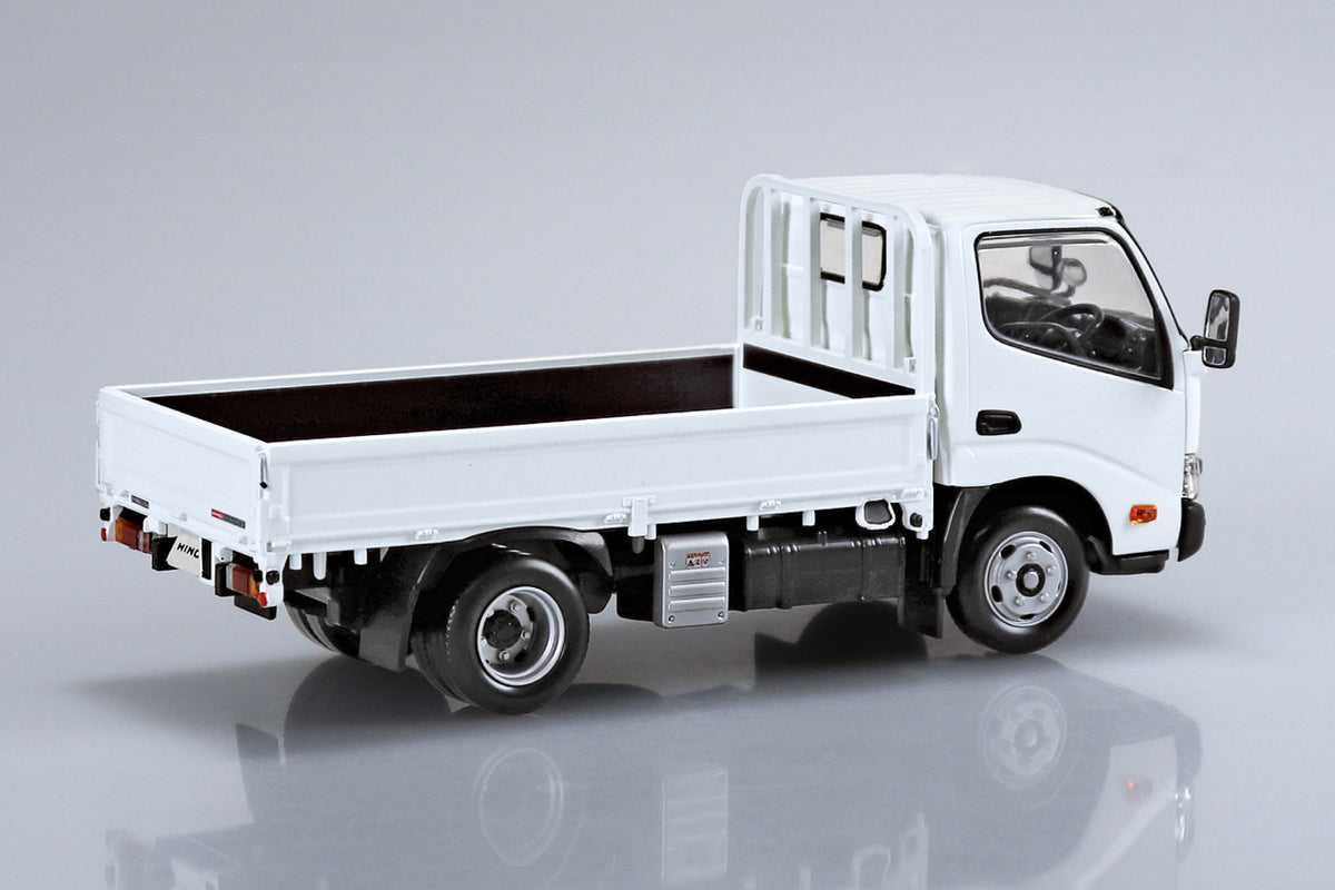 Hino Dutro Model Kit - White