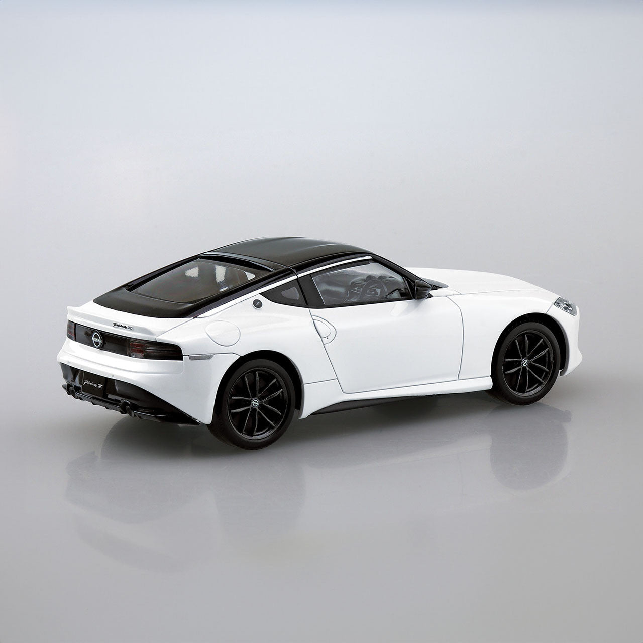 Nissan RZ34 Fairlady Z Model Kit - Prism White